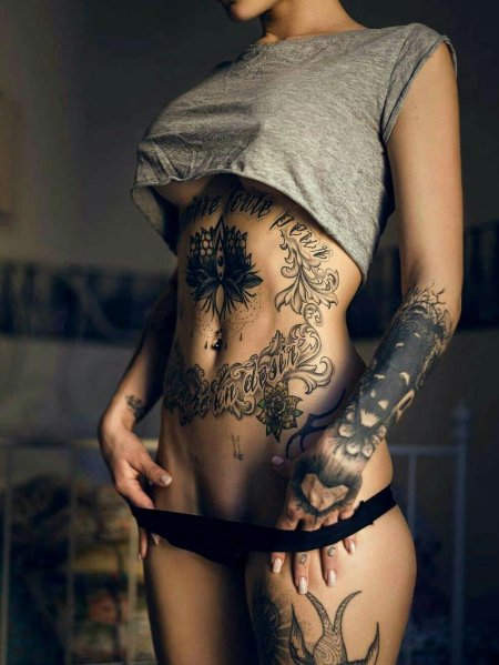 Женская тату