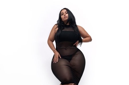 Стефания кинг модель плюс сайз