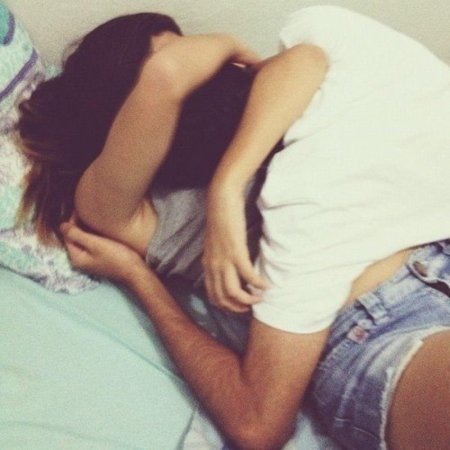 Пары в обнимку