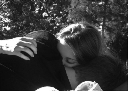 Пары в обнимку без лица