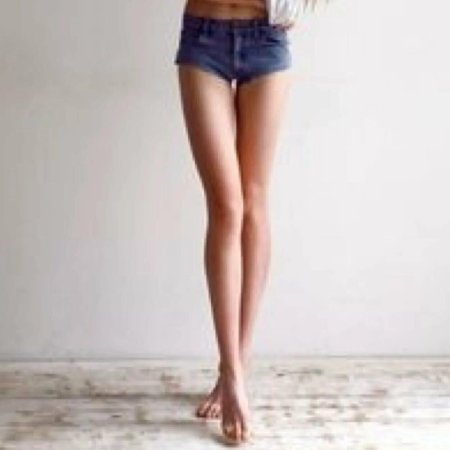 Красивые худые ноги