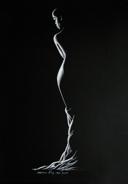 Женский силуэт на темном фоне