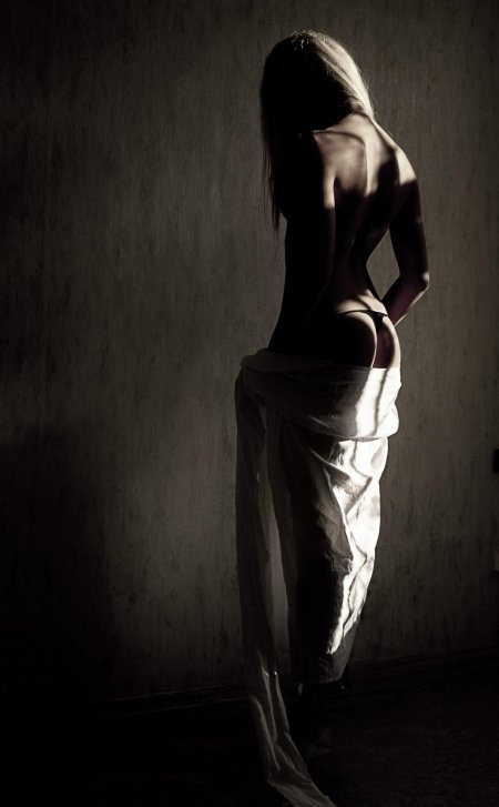 Красивые изгибы женского тела