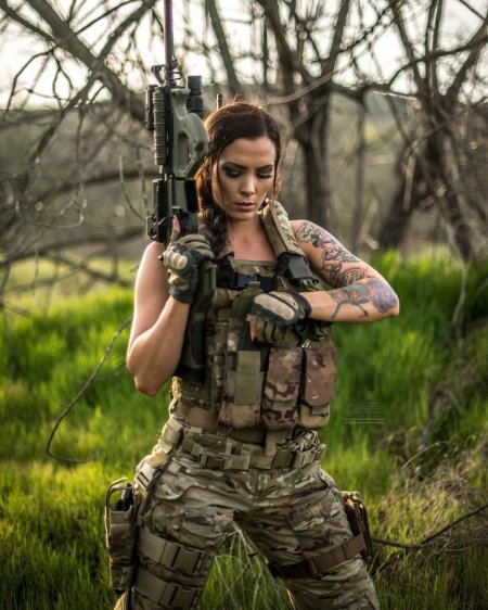 Милитари Тактикал гёрл
