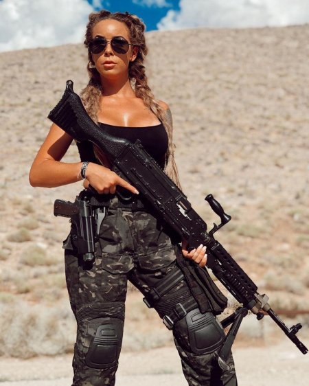 Хасбик с оружием