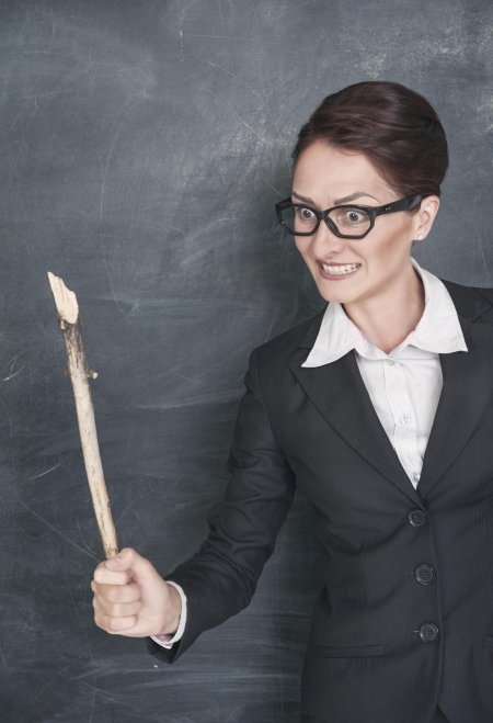 Строгий учитель