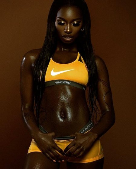 Брук Бейли темнокожая модель