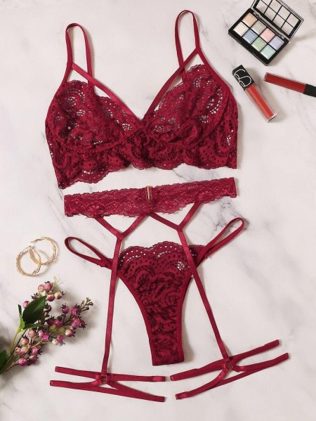 Набор кружевного белья