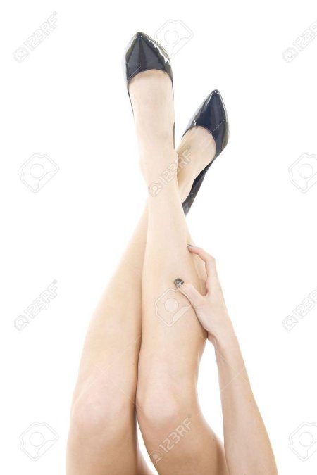 Женские ножки вверх