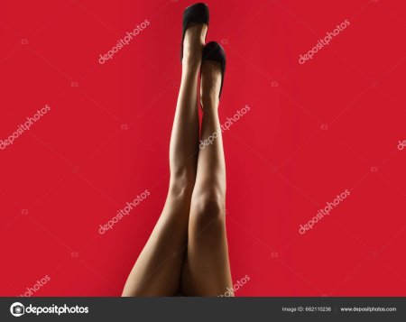 Девушки красивые ножки