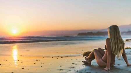 Красивые девушки блондинки на море