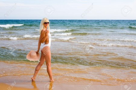 Хрущев в трусах на море