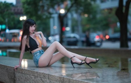 Азиатки в городе