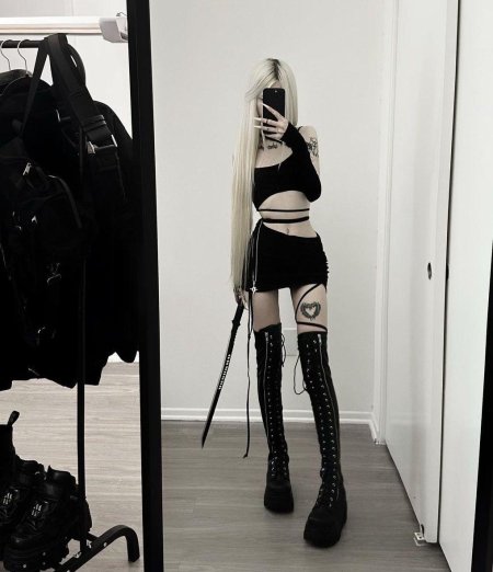 Девушка худая