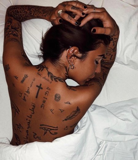 Джессика Альба Татуировки на теле