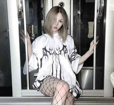 Худая девушка