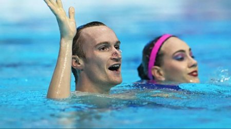 Синхронное плавание мужчины