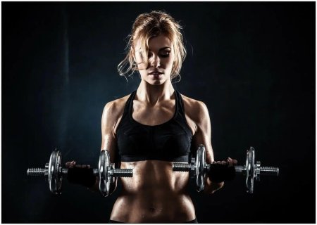 Девушка и фитнес