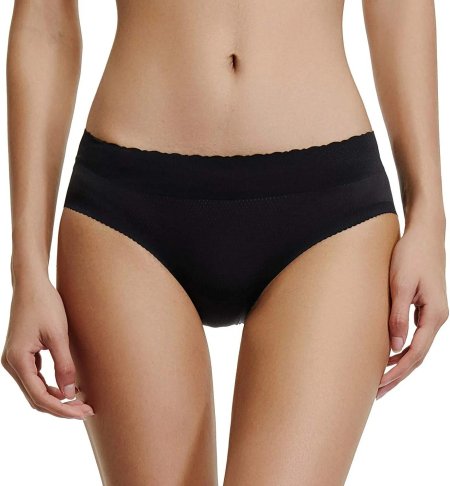 Трусы на бедрах