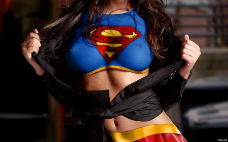 Меган Фокс Супергерл