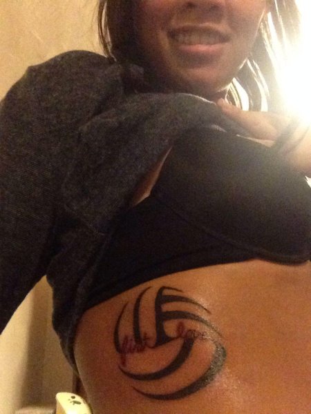 Татуированная волейболистка