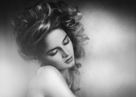 Задумчивая женщина