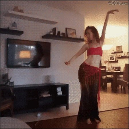 Гиф отвернулся