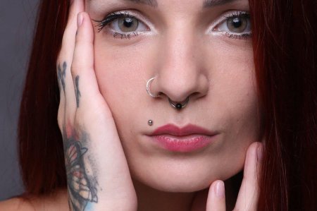 Пирсинг нижней губы