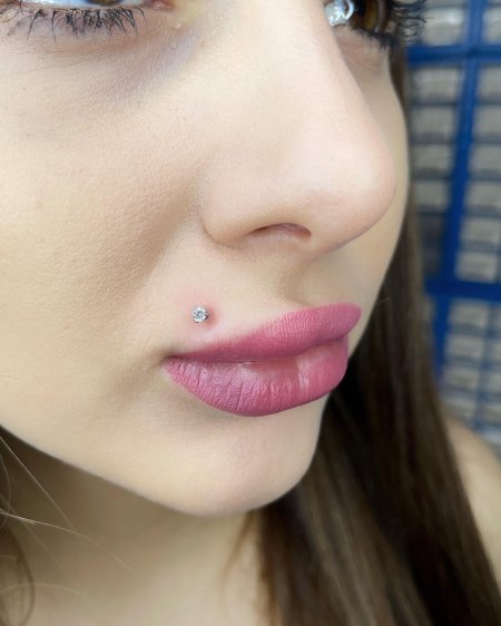 Лабрет Монро