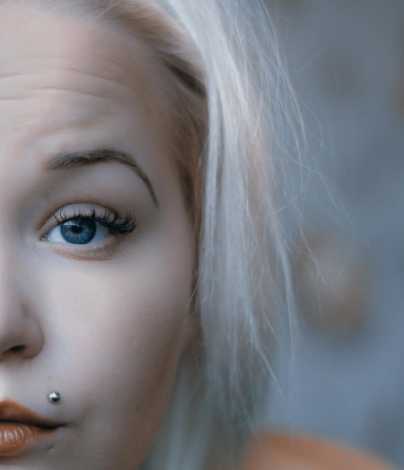 Микродермал губы Монро