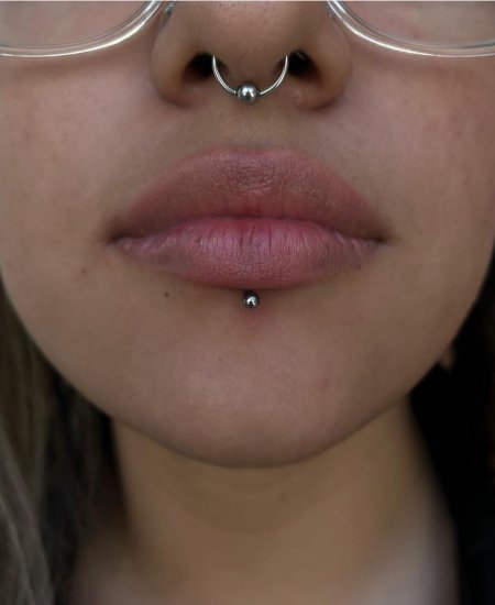 Labret piercing