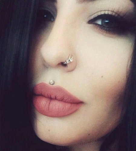 Лабрет Монро