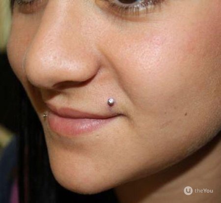 Пирсинг Монро