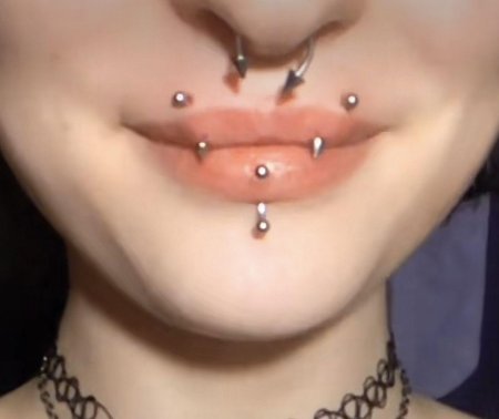 Пирсинг губ