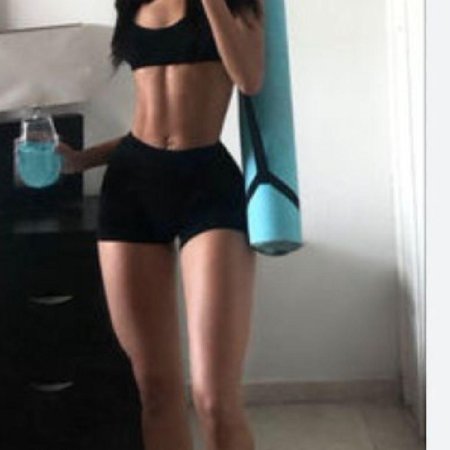 Худая девушка