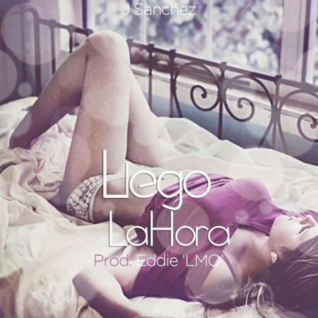 Красивые девушки на кровати