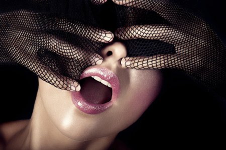 Секси девушки с открытым ртом