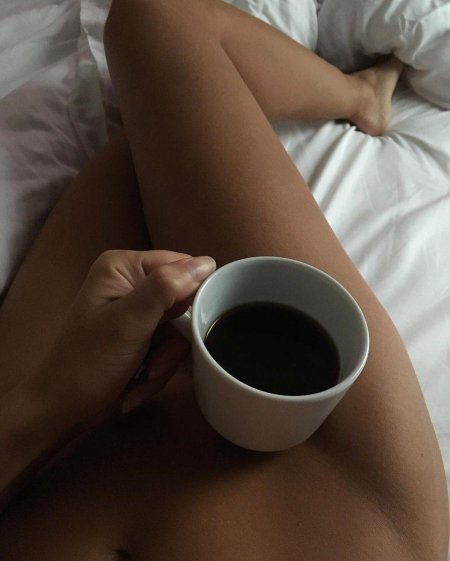 Кофе в постель девушке