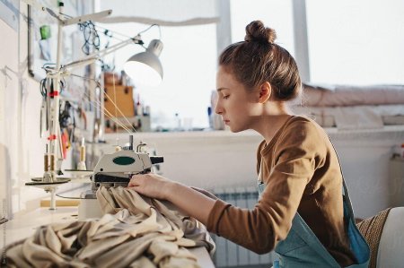 Швея модельер