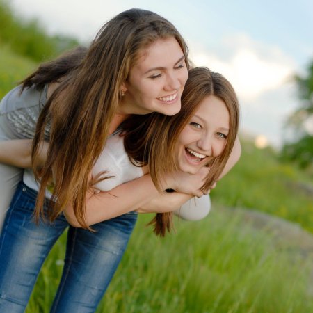 2 Девочки подростки