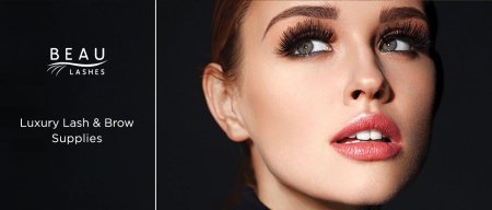 Девушка с ресницами