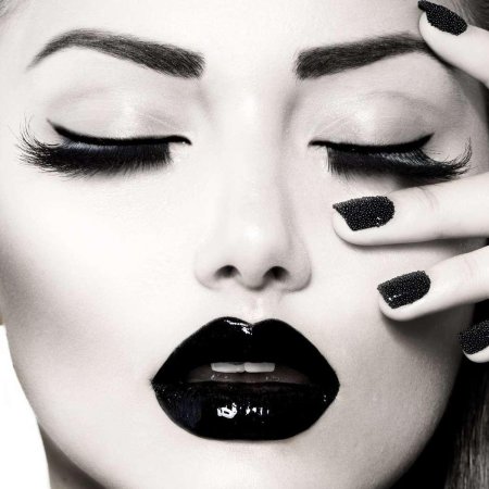 Черный макияж