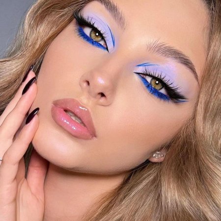 Макияж в голубых тонах