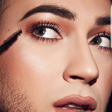 Накрашенные ресницы