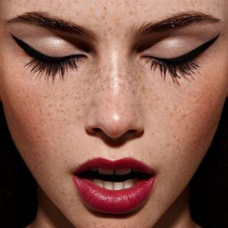 Макияж с веснушками