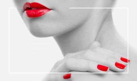 Красивые руки с маникюром