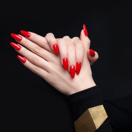 Красные ногти
