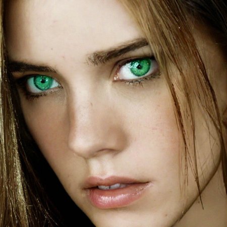 Красивые зеленые глаза