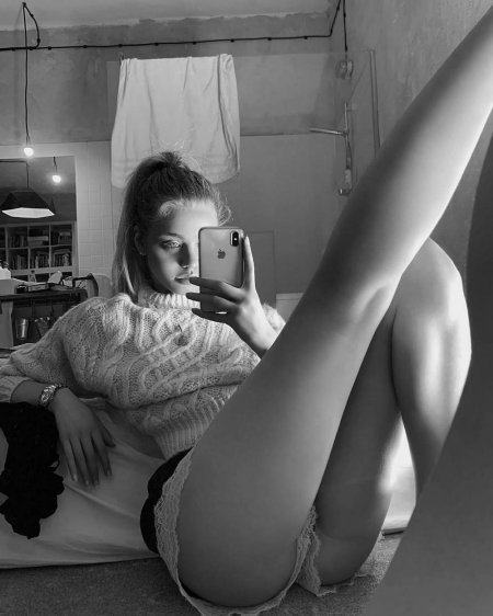 Lara Revolver модель