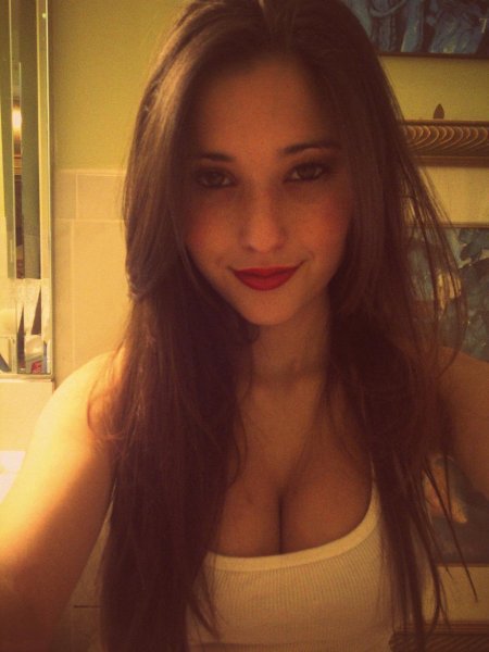 Энджи Варона